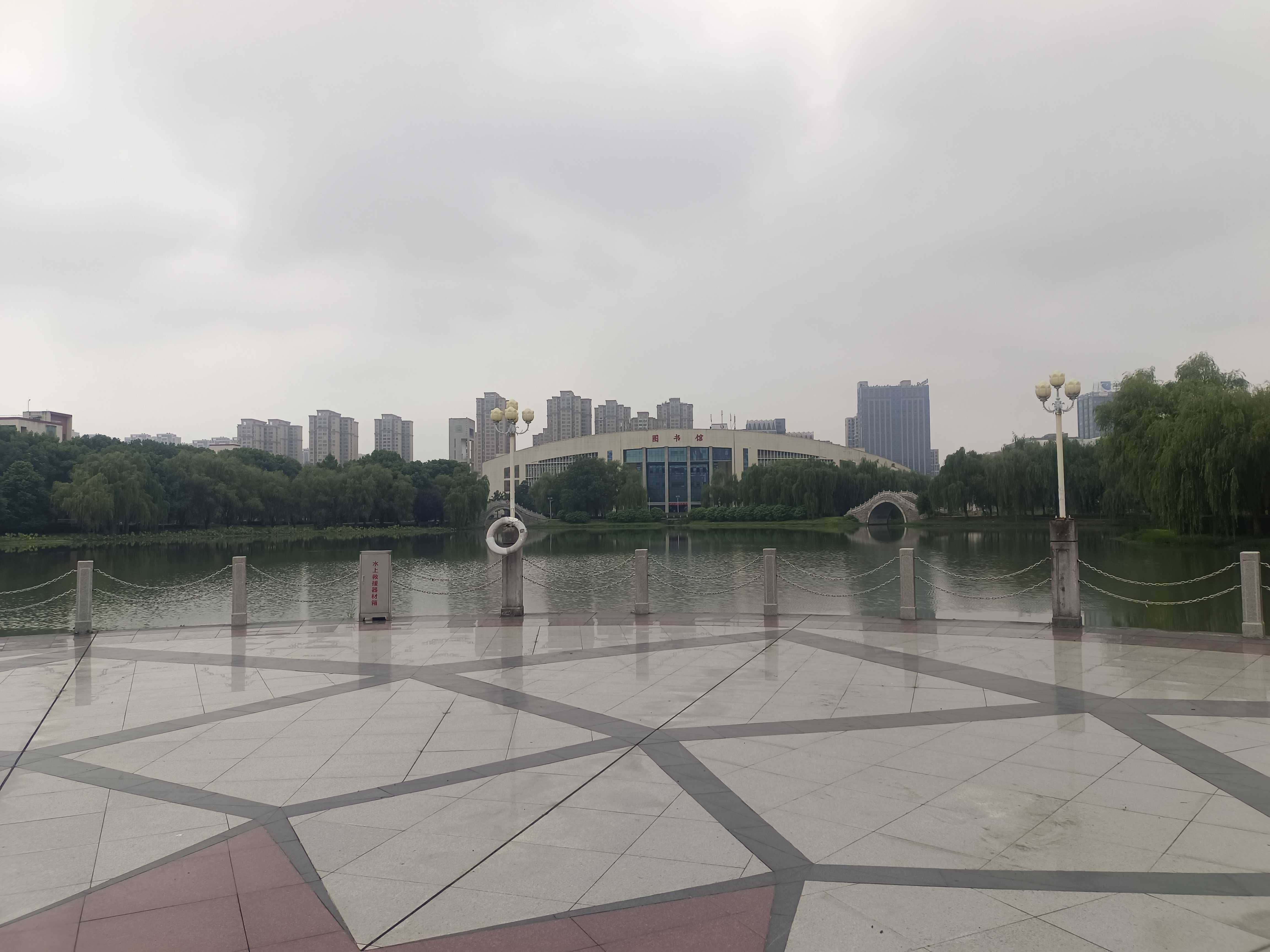 文理学院的广场